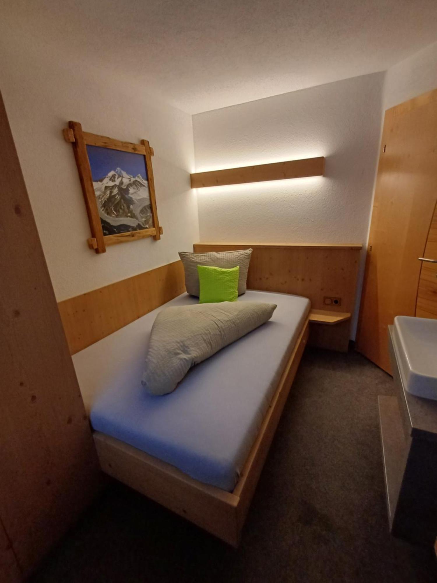 Ferienwohnung Haus Helene Prantl Längenfeld Exterior foto